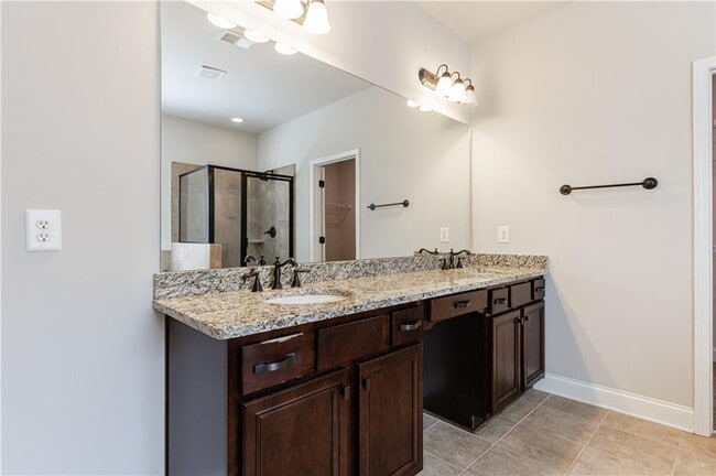 Building Photo - 11 Autumn Wood Dr