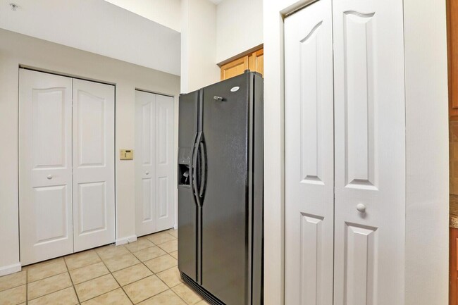 Building Photo - 276 Murcia Dr