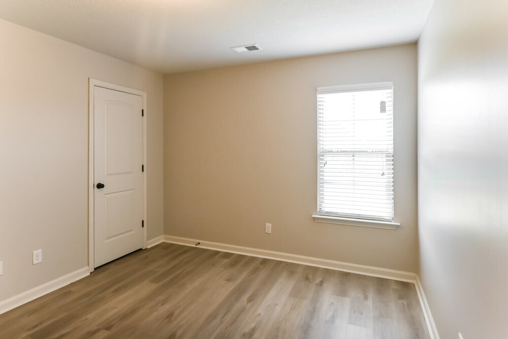 Building Photo - 2565 Woodcutter Dr