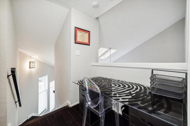 Building Photo - 12625 Memorial Dr