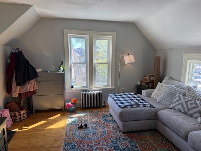 Building Photo - 5 Arbor Vitae St