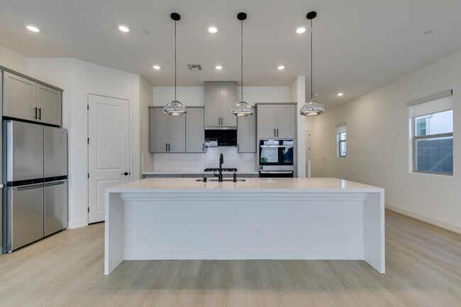 Building Photo - Brand New 4 Bedroom + Den/Office in Summerlin