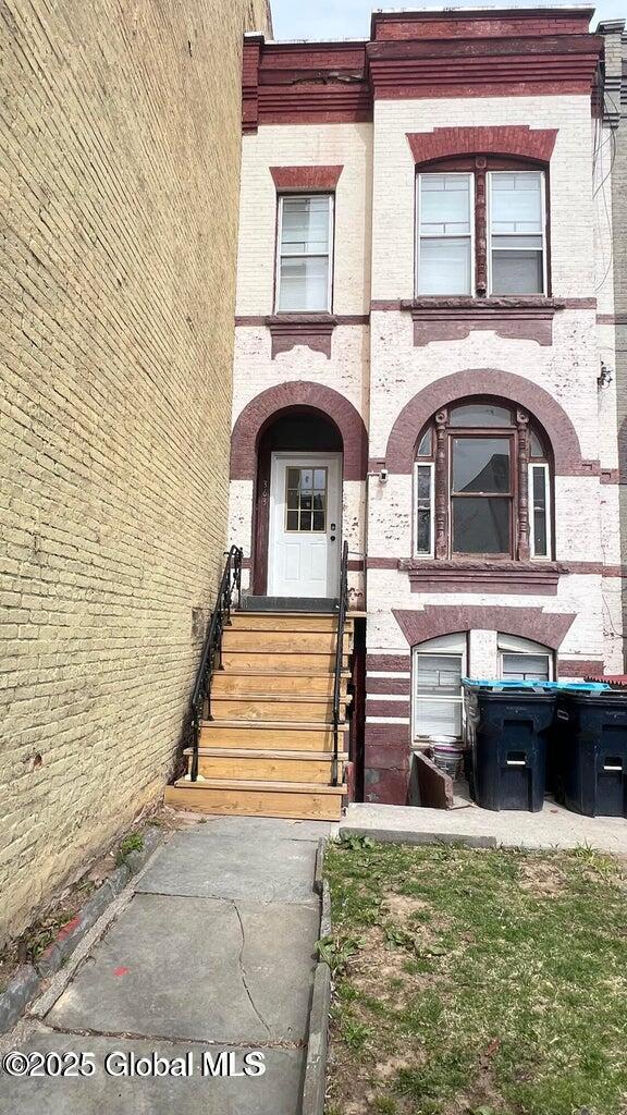 Primary Photo - 363 Madison Ave