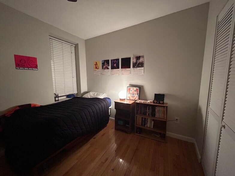 Building Photo - 220 Hanover St