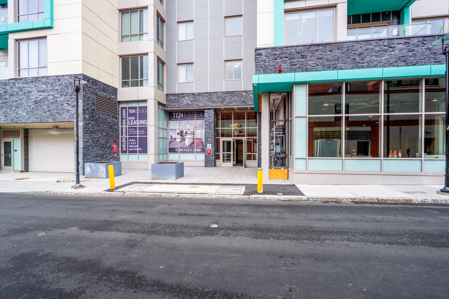 Building Photo - 10 Essex St