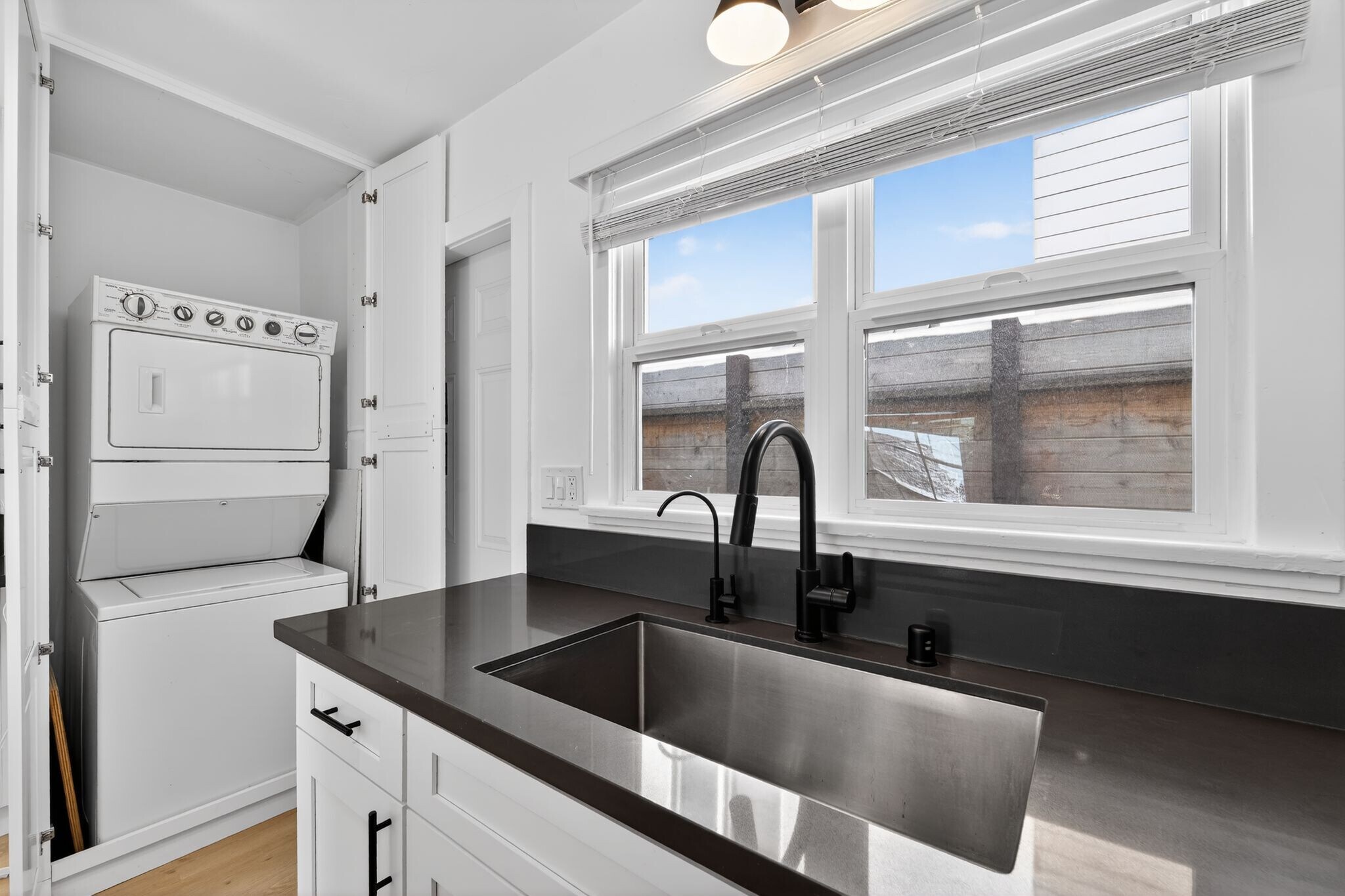 Building Photo - 6009 W 85th Pl