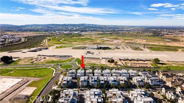 Building Photo - 148 Spectacle