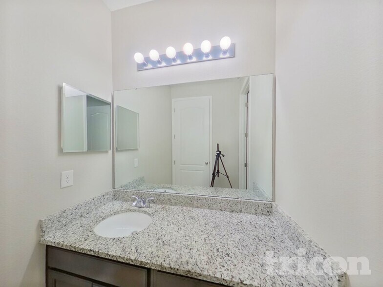 Building Photo - 3525 Chandler Estates Dr