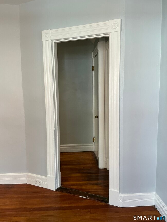 Building Photo - 518 High St