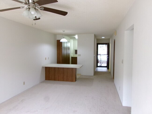 Building Photo - T0197 - NEWTOWN MEADOWS #9G1