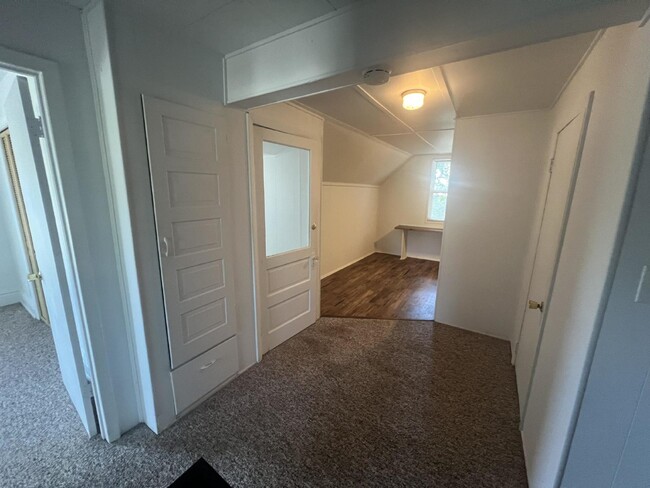 Building Photo - Hudsonville 1BR Upper