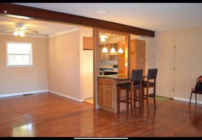 Building Photo - 1117 E Ridgeway Dr