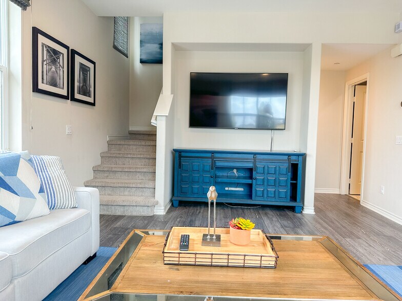 Building Photo - 14770 Palmera Ct