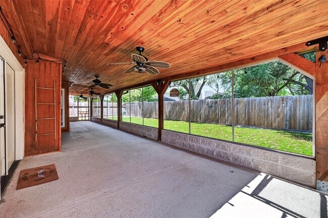 Building Photo - 19818 Packwood Dr