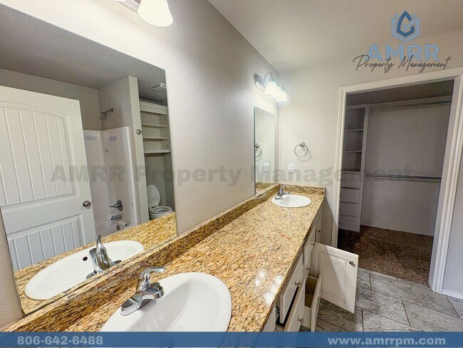 Building Photo - Easy Living with AMRR: Spacious 3-Bedroom Home