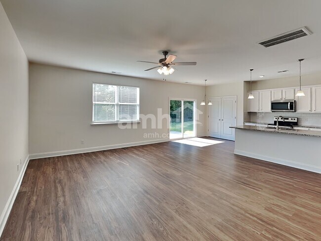 Building Photo - 1125 Amberly Wy