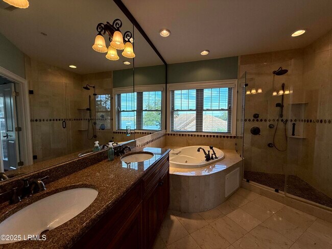 Building Photo - 54 Battery Crk Clb Dr