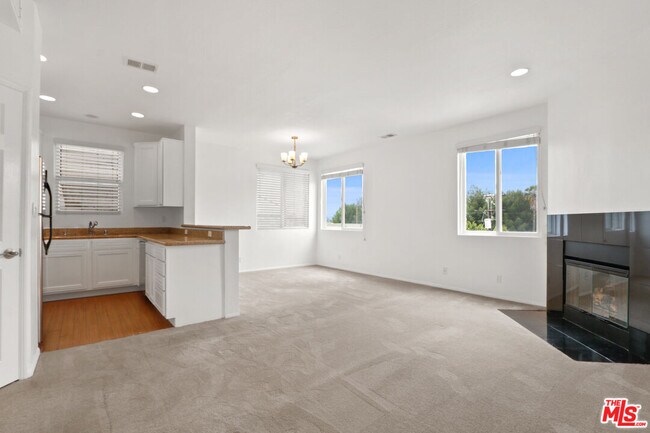 Primary Photo - 5430 Bellingham Ave