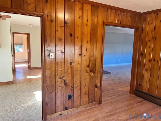 Building Photo - 10894 Tiller Rd