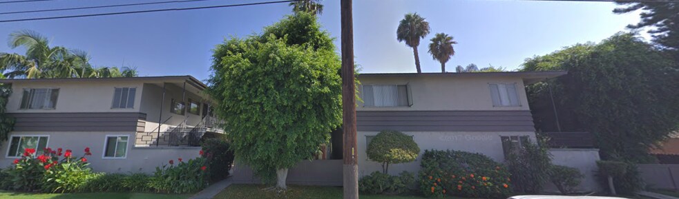 Building Photo - 1330 W Valencia Dr