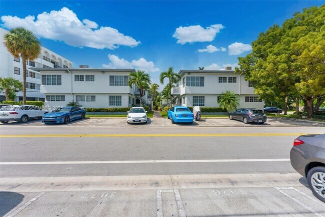 Building Photo - 9280 Bay Harbor Terrace