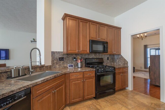 Building Photo - 616 Castle Brook Dr