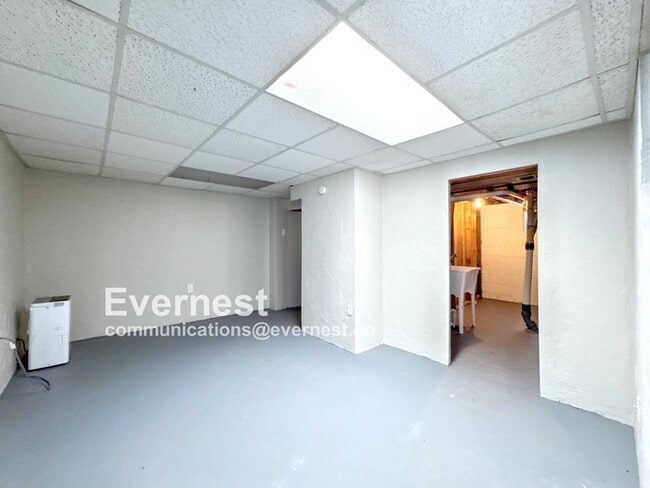 Building Photo - 3037 Blackridge Ave