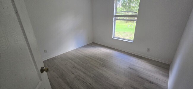 Building Photo - 816 Henry Ave