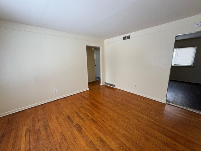 Building Photo - 14824 Myola Ave