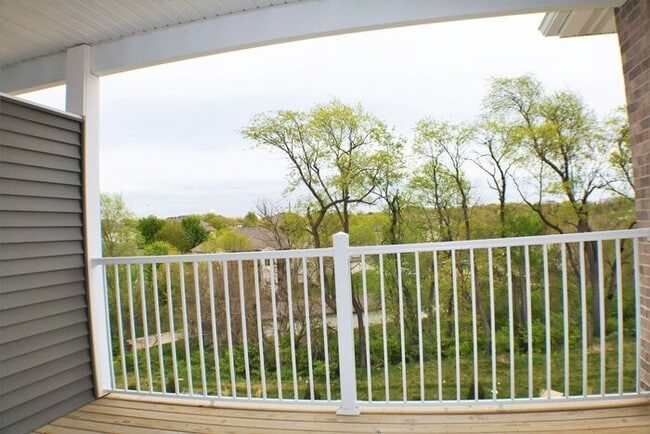 Building Photo - $1,295 | 1 Bedroom, 1 Bathroom Condo | No ...