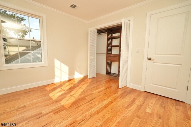 Building Photo - 31 Bellevue Ave