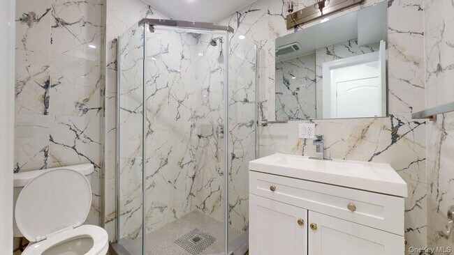 Building Photo - 72-17 66th Pl