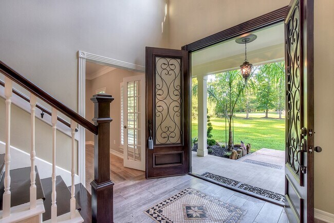 Building Photo - 10819 Lake Windcrest Blvd