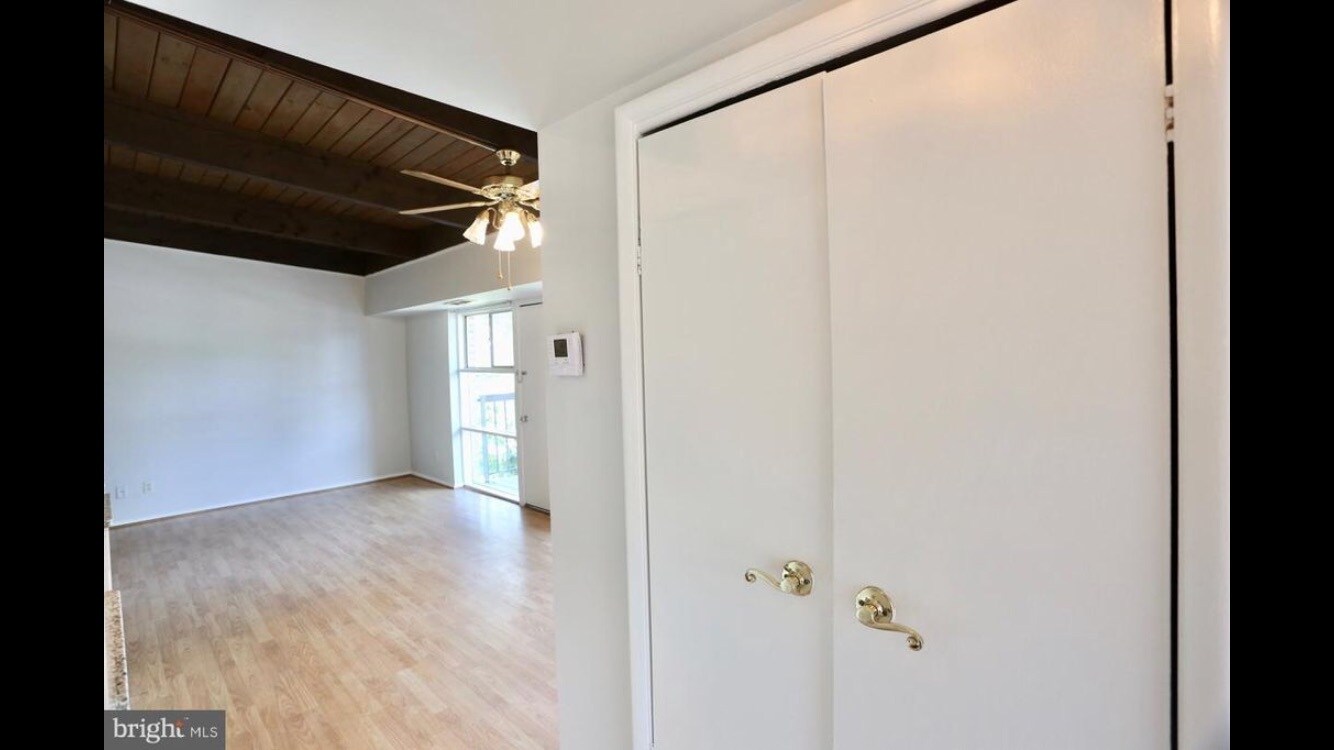 Additional closet or pantry next to kitchen - 4949 Americana Dr