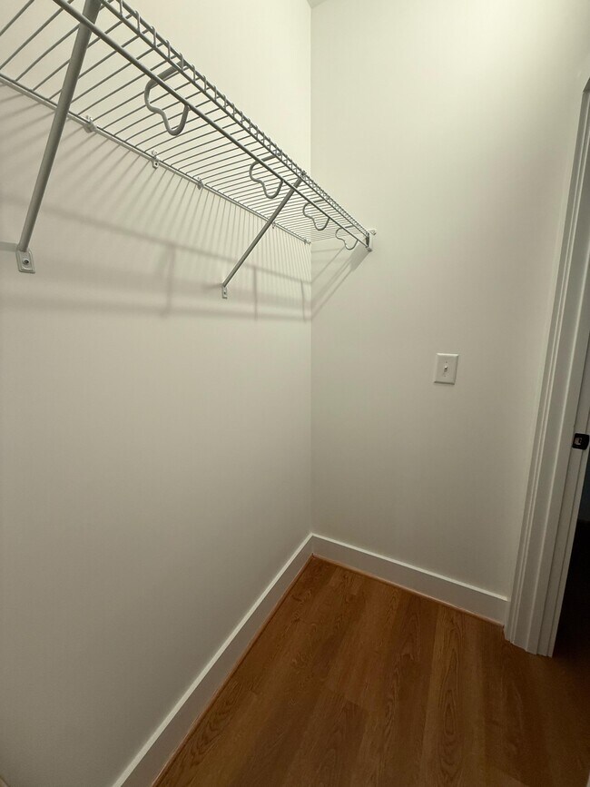 Building Photo - 909 Bainbridge St