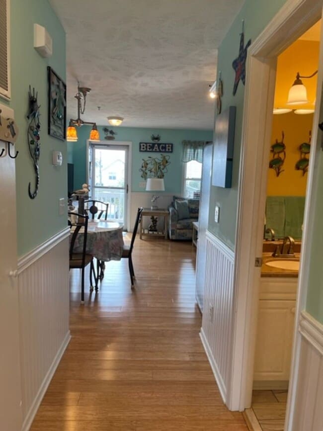 Building Photo - SEASONAL RENTAL 2 Bedroom Condo in Surf Ci...