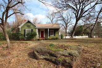 Building Photo - Beautifully Remodeled Home Built in 1942, ...