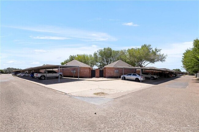 Building Photo - 2717 W Ringold Cir