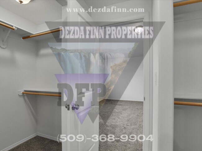 Building Photo - Recently Built, 3 Bed, 2 Bath, 1 Level Spo...