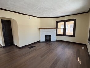 Building Photo - Home for Rent Northwest Rockford