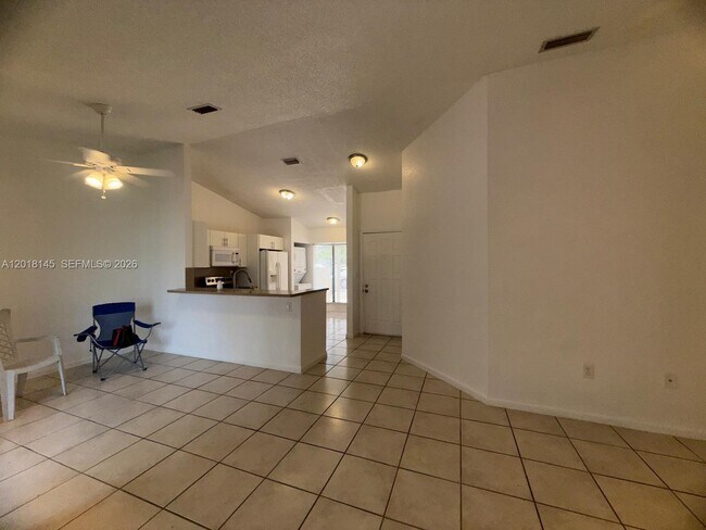 Building Photo - 1004 San Remo Cir