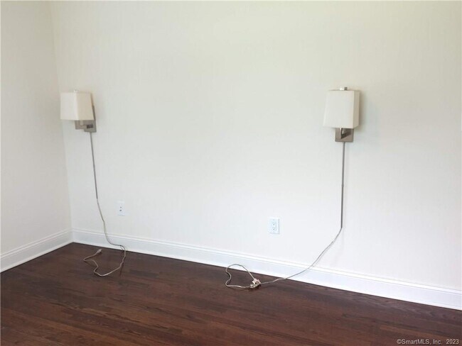 Building Photo - 391 Reef Rd