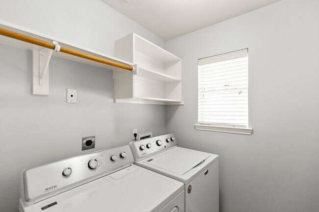 Building Photo - 3403 Cypress Village Dr