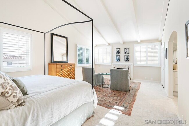 Building Photo - 6129 La Flecha