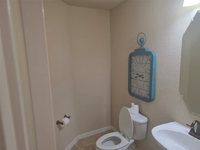 Building Photo - 2520 Garnetfield Ln