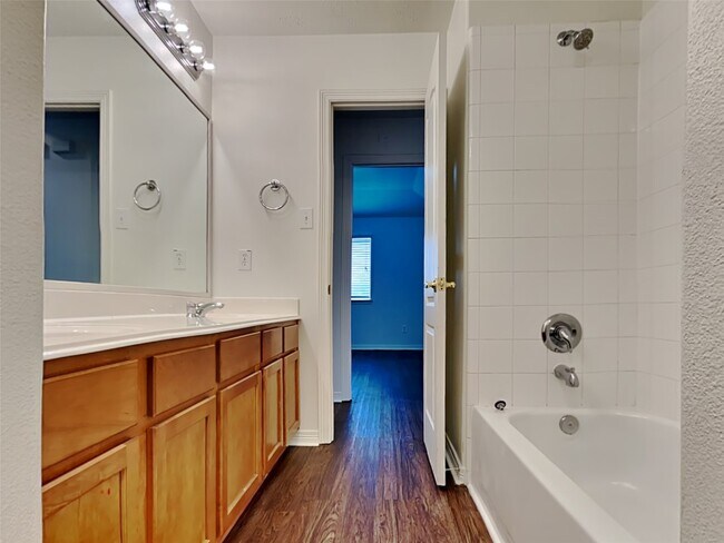 Building Photo - 28726 Hidden Cove Dr