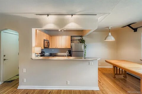 Kitchen / Dining - 636 N Washington St