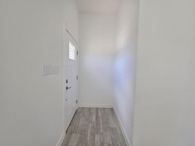 Building Photo - 1612 Cordova Dr