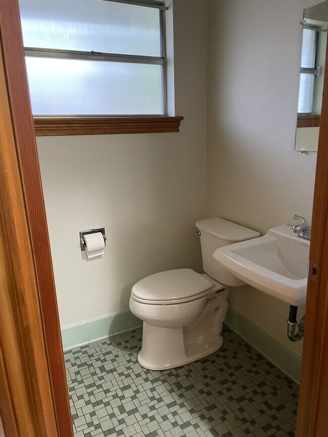 Building Photo - Home for RENT in North Baton Rouge