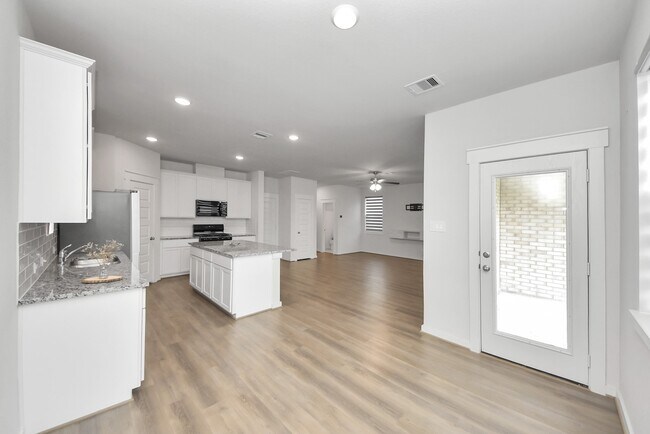 Building Photo - 21223 Shr Blf Dr